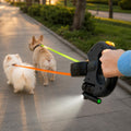🐕 Correa retráctil doble con linterna para perritos exploradores